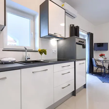 Amra 2 By Interhome Apartamento